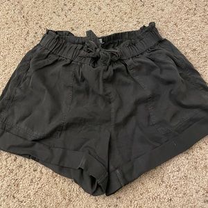 Grey flowy shorts with tie in front!